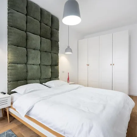 Jungle Escape - Luxe 1-Br Haven In Bucharest Apartment Exterior photo