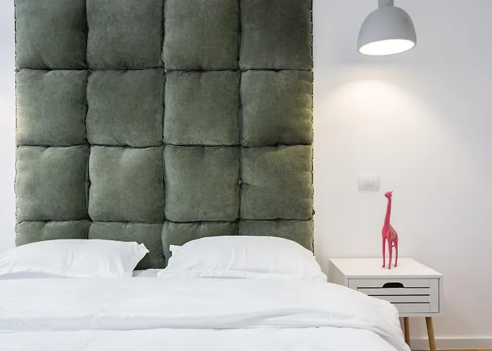 Jungle Escape - Luxe 1-Br Haven In Bucharest