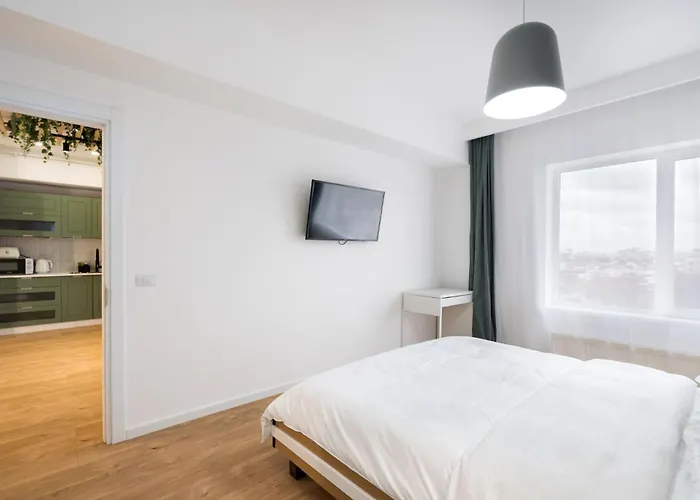 Jungle Escape - Luxe 1-Br Haven In Bucharest