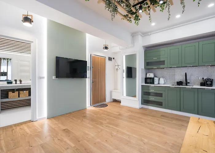 Jungle Escape - Luxe 1-Br Haven In Bucharest