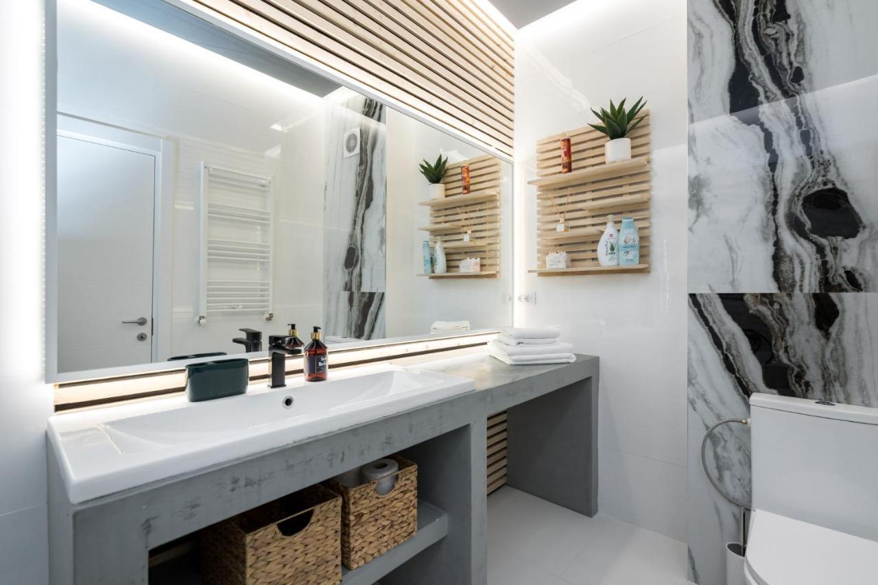 Jungle Escape - Luxe 1-br Haven In * Bucharest