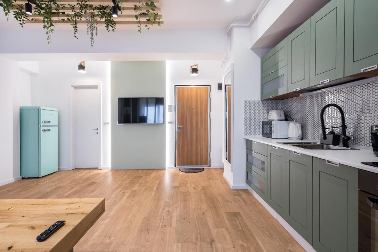 Jungle Escape - Luxe 1-br Haven In Apartment Bucharest