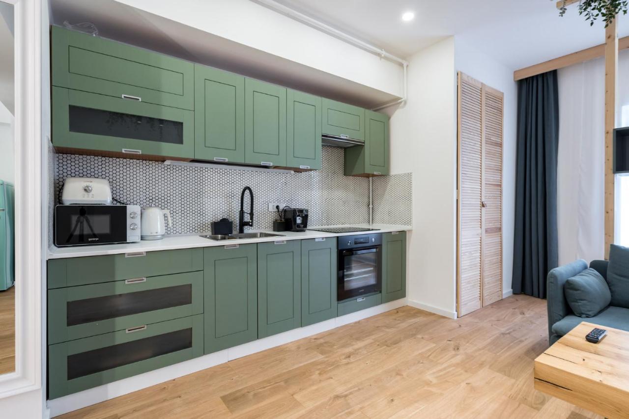 Jungle Escape - Luxe 1-br Haven In Apartment *