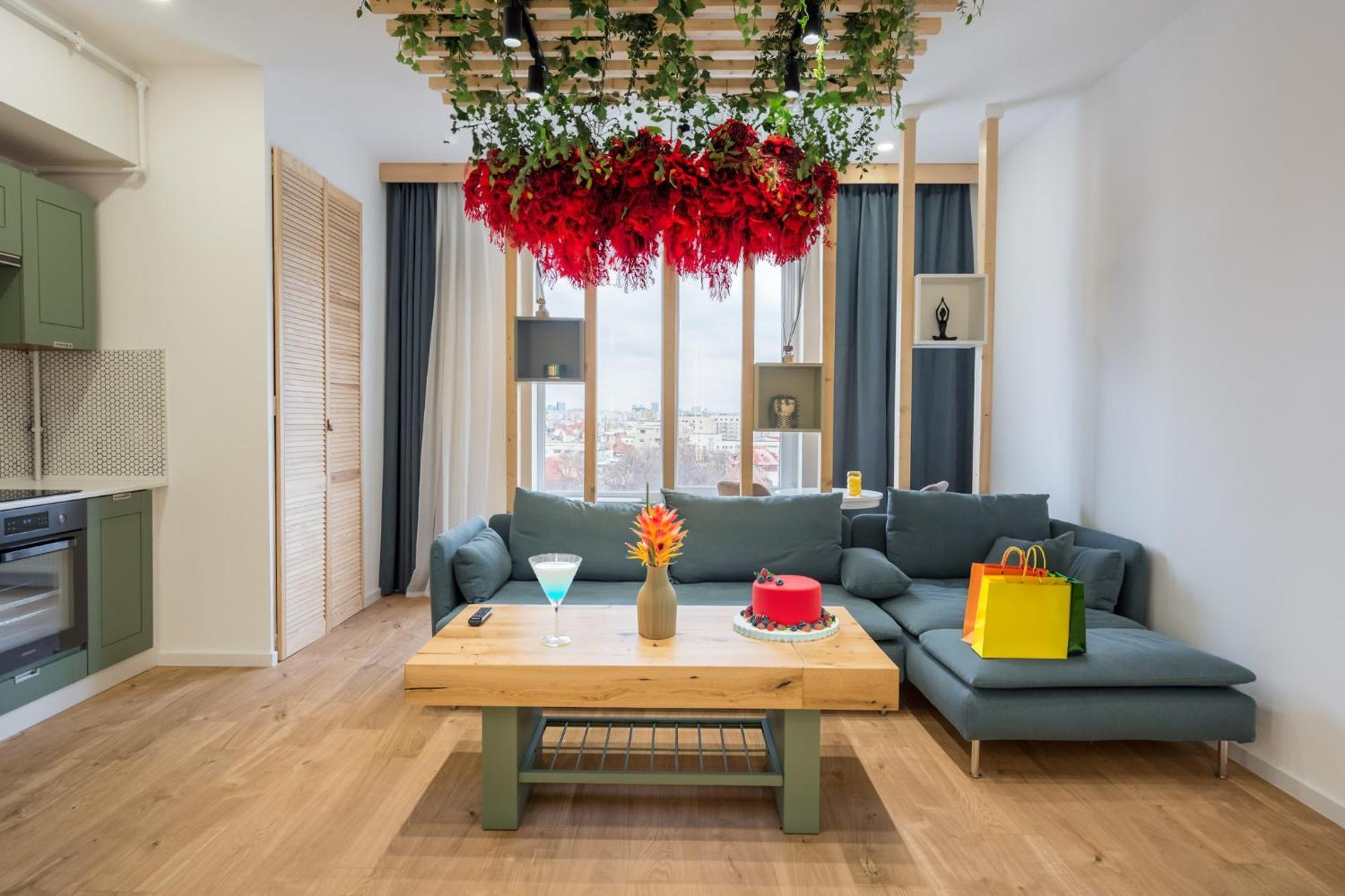 Apartment Jungle Escape - Luxe 1-br Haven In Bucharest