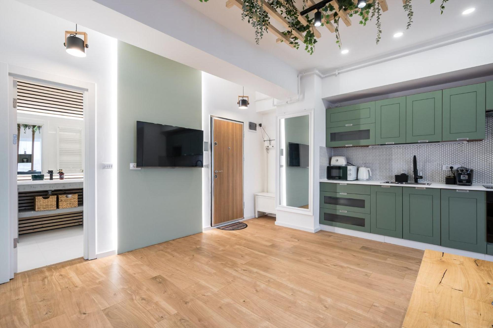 Jungle Escape - Luxe 1-br Haven In Apartment